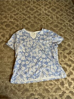 croft & barrow Light Blue Floral V-Neck Short Sleeve Top